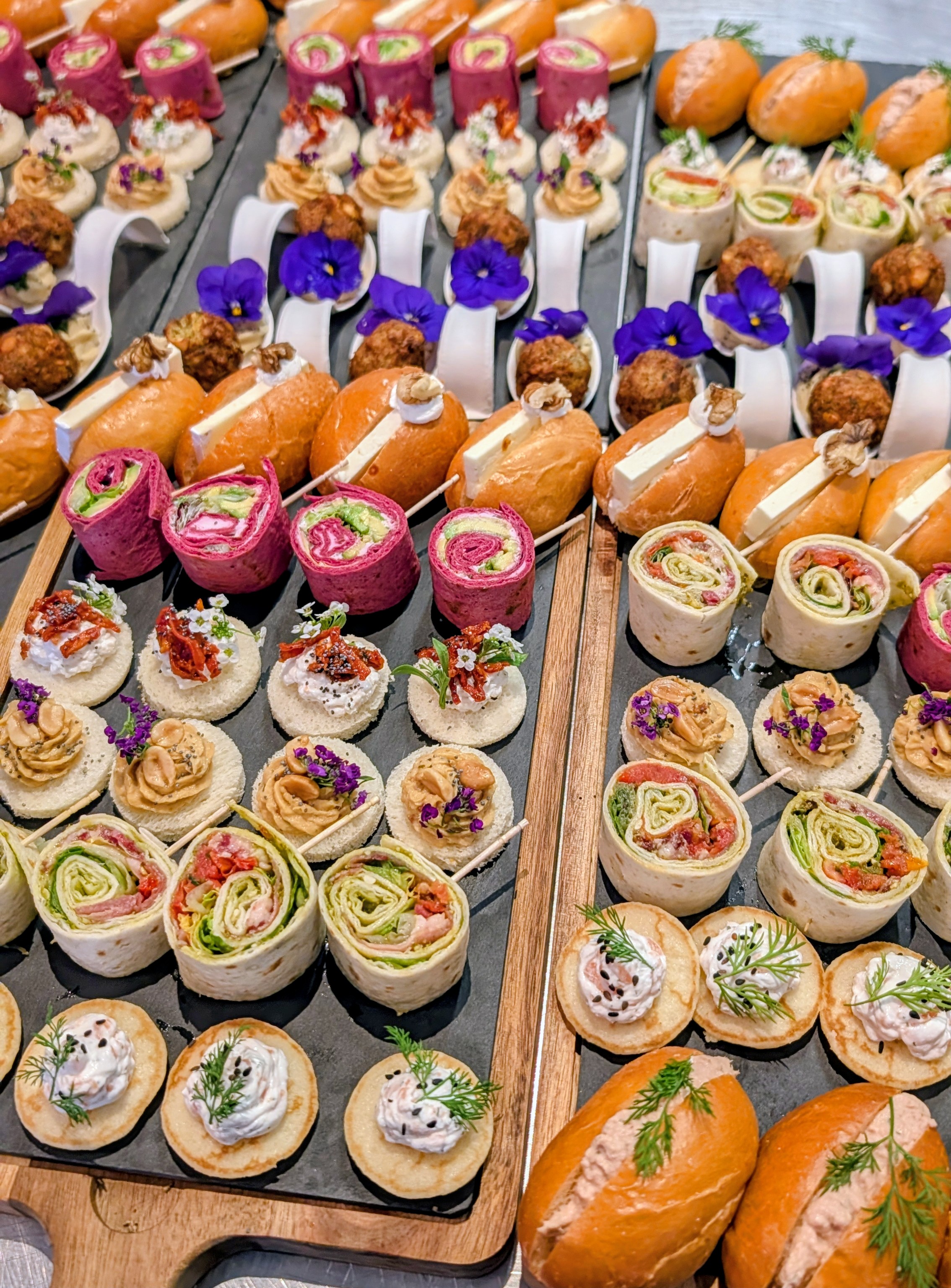 Petits fours fleuris